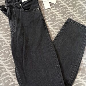 Women’s A&F ‘The Mom Jean’